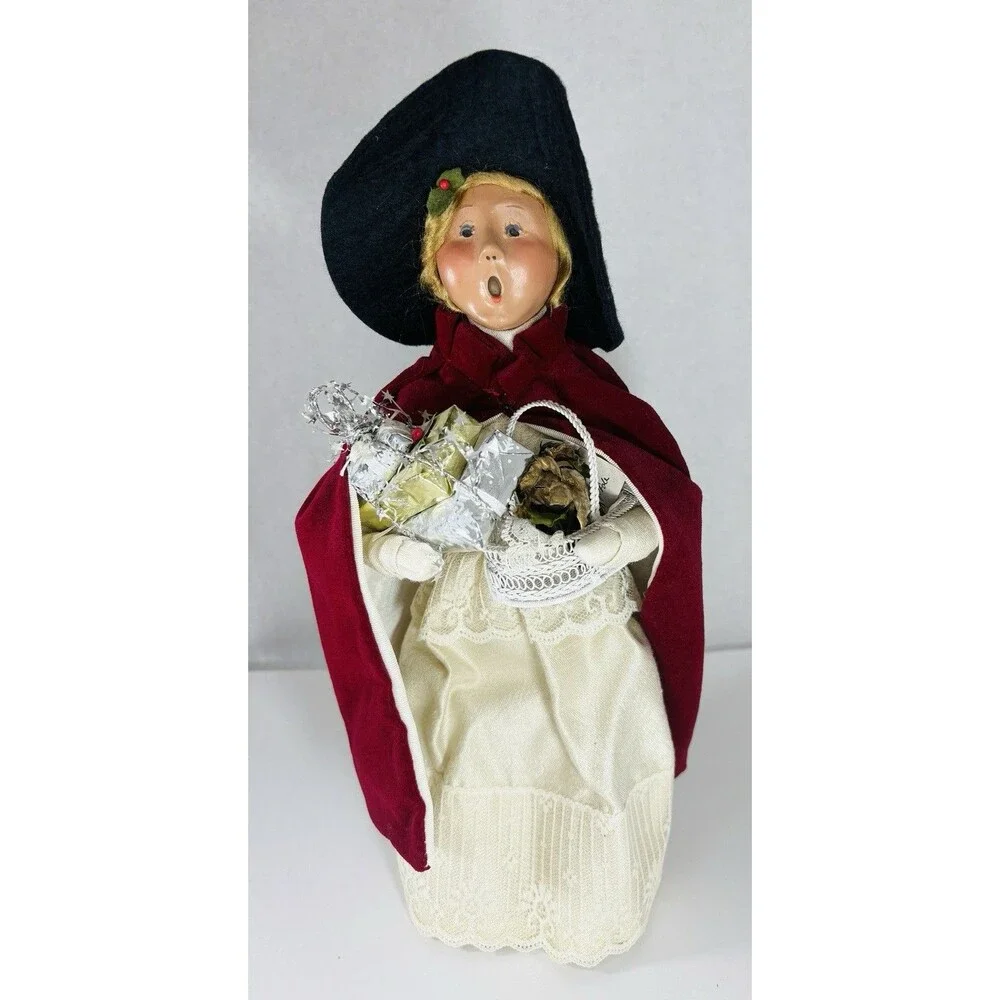 Byers Choice Caroler Victorian Shopper Woman w/ Gifts & Basket 2001 Vintage